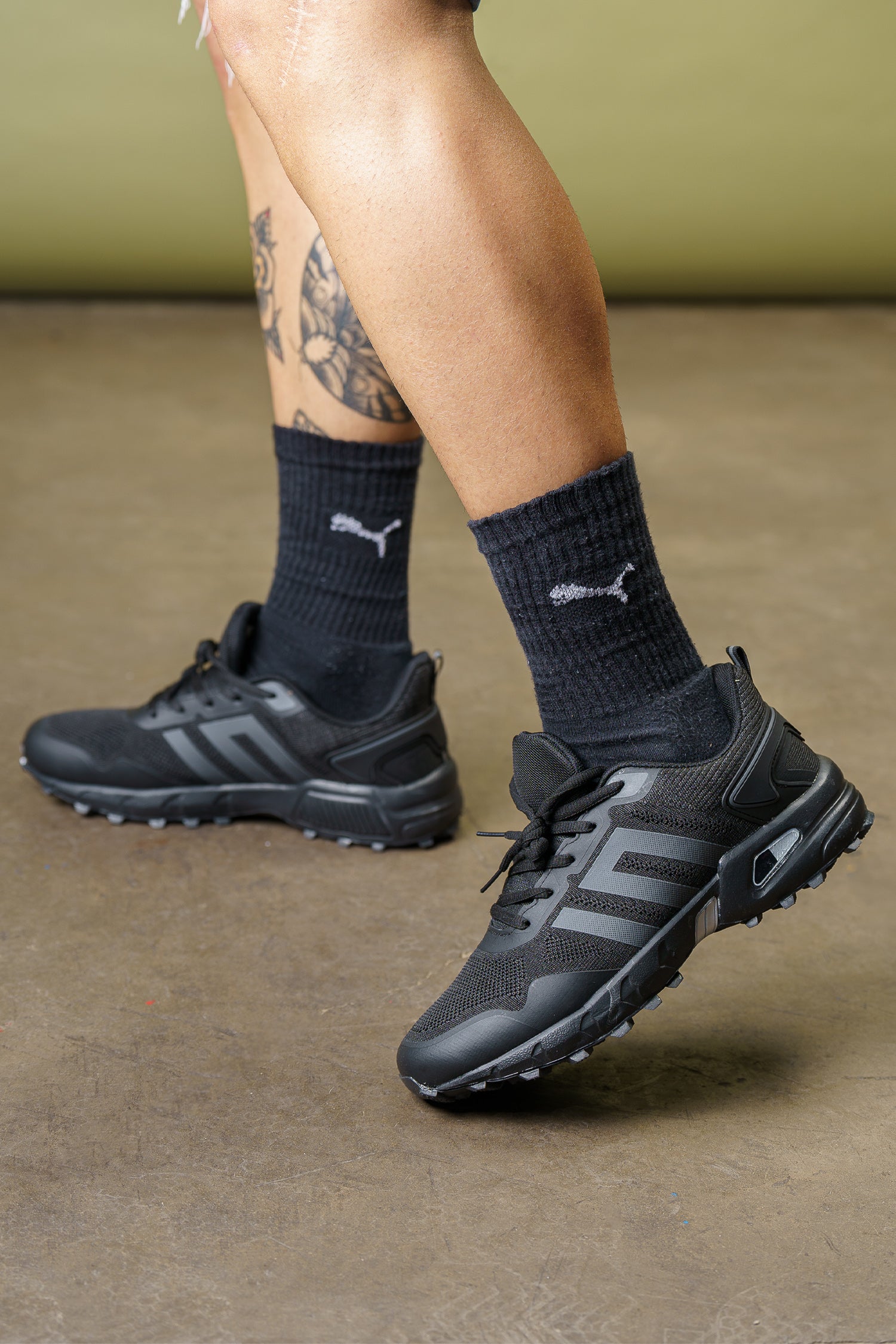 Zapatilla Hombre Negro Coney Chinitown Apóstol